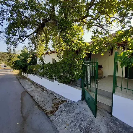 Quiet Agricultural House * Komilion